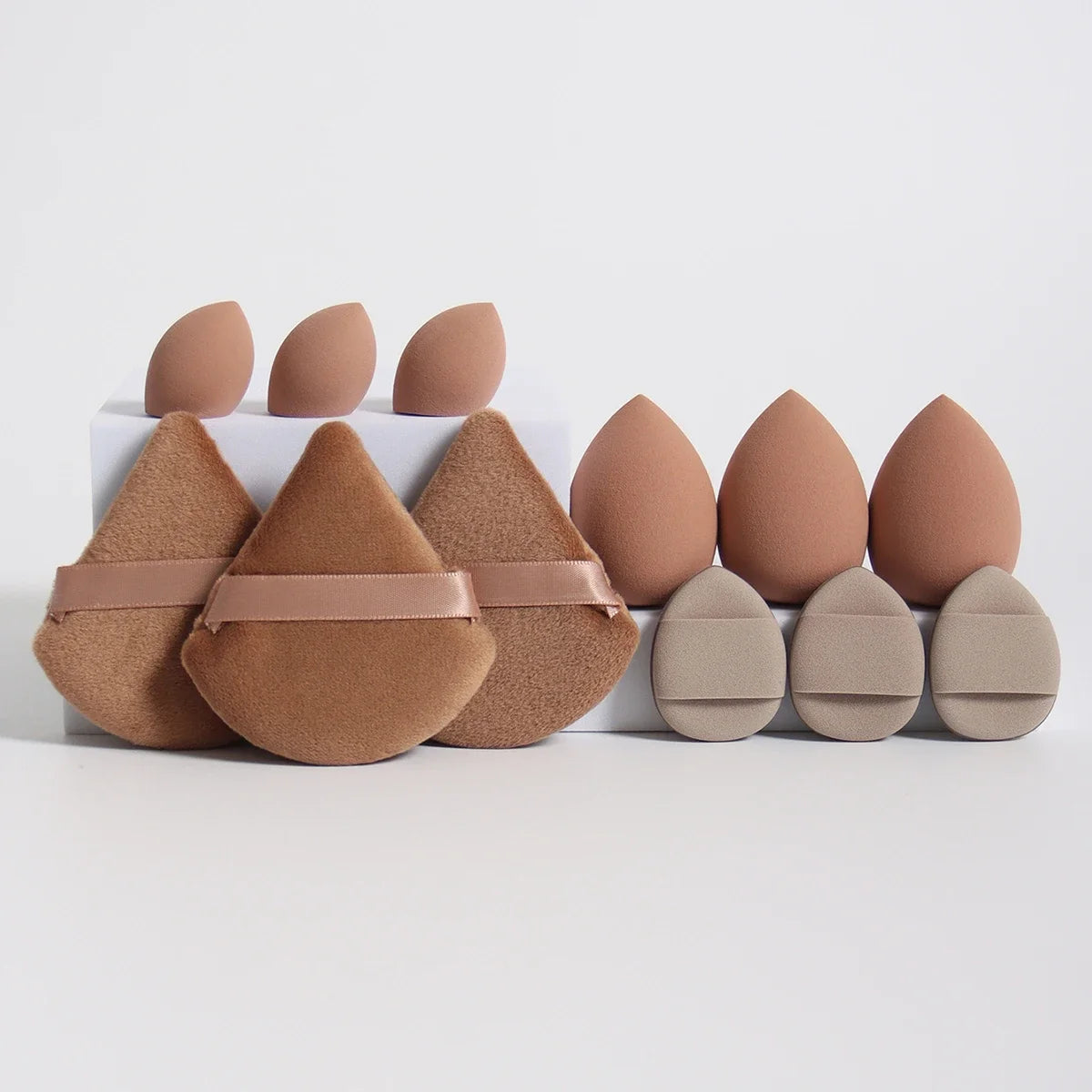 Kit Mini Esponjas de Maquiagem 12 ou 15 Peças – Com ou Sem Estojo